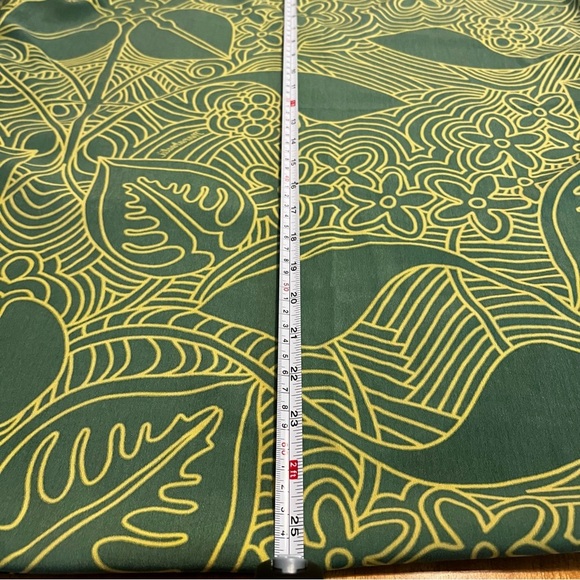 Authentic Manuhealii Caftan in bold green and yellow. Resort, cruise, tropical - Picture 6 of 8